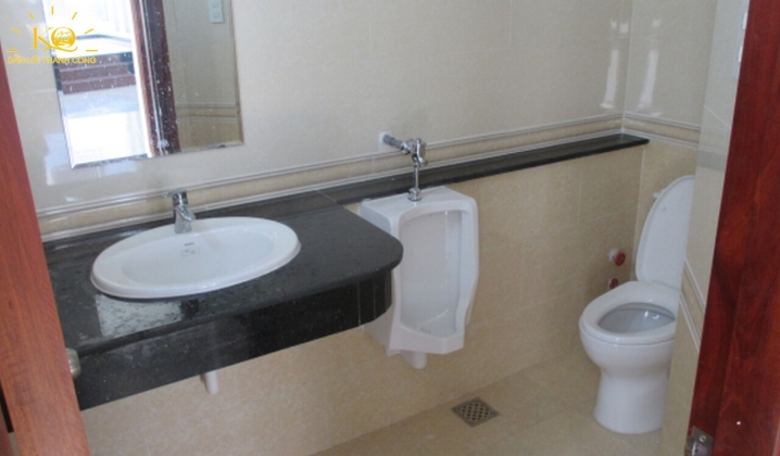 Toilet riêng biệt từng tầng